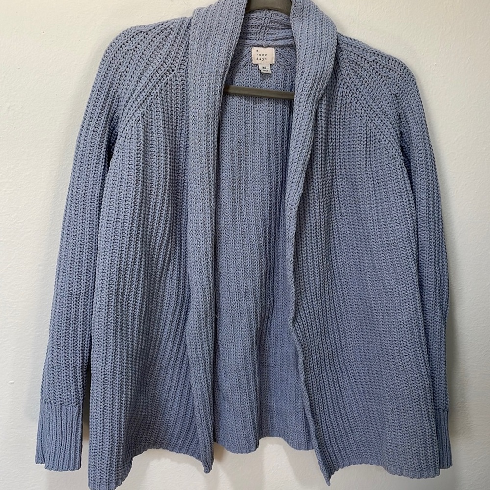 a •new day| sky blue cardigan size XS